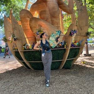 Meet your Posher, Simone